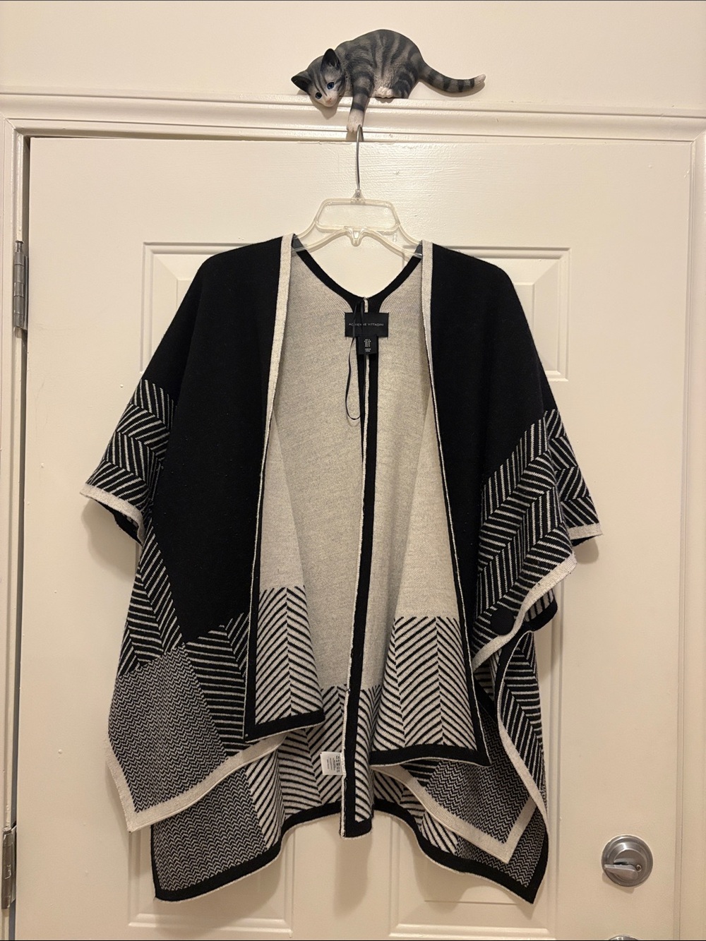 Adrienne Vittadini Black & Cream Geometric Knit Poncho Cape